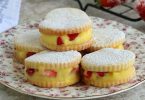 Biscuits aux fraises et à la crème pâtissière