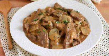 Bœuf stroganoff : recette traditionnelle de la cuisine russe