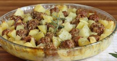 Boulettes de viande et pommes de terre au four