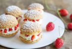 Choux craquelin à la chantilly mascarpone et aux fraises