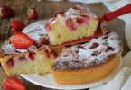 GÂTEAU AU YAOURT GREC ET FRAISES TRÈS GOURMAND