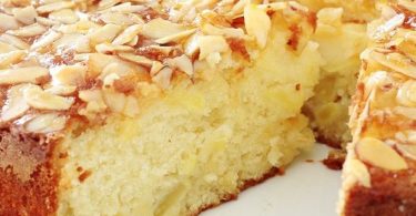 Gâteau au Yaourt Pommes et Amandes