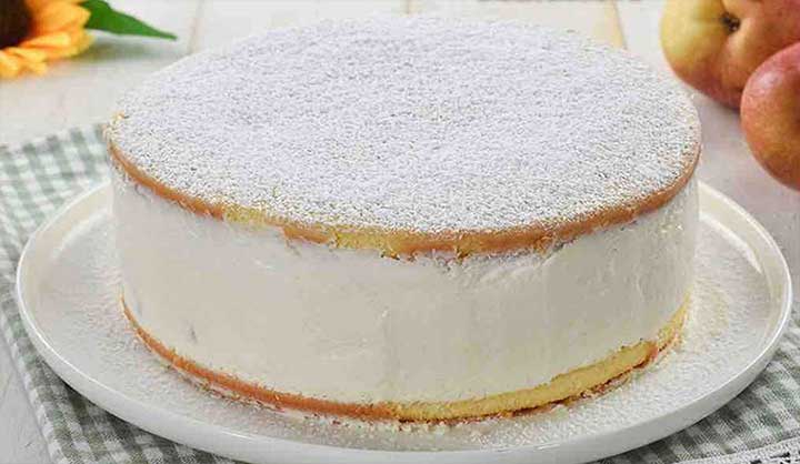 Gâteau crémeux à la ricotta et aux poires caramélisées