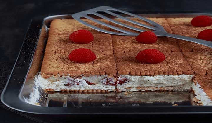 Gâteau de petits-beurre aux framboises