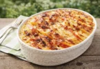 Gratin de pommes de terre, tomates et mozzarella