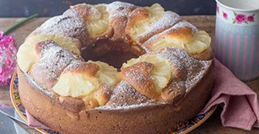 Incroyable gâteau moelleux au yaourt et ananas