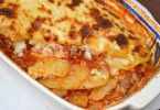 Lasagnes de pommes de terre à la viande hachée et à la béchamel