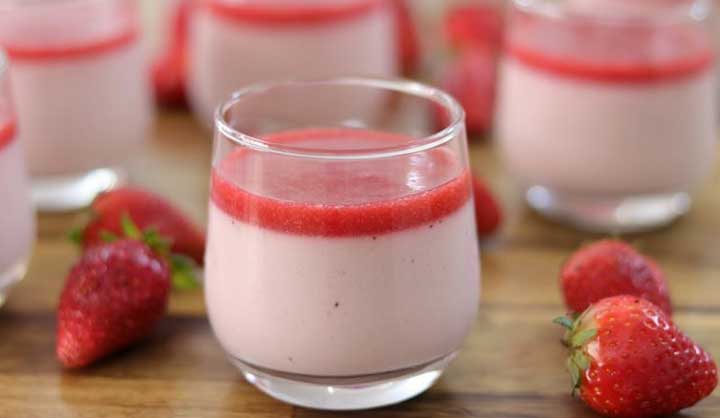 Panna cotta à la vanille et sa gelée de fraises