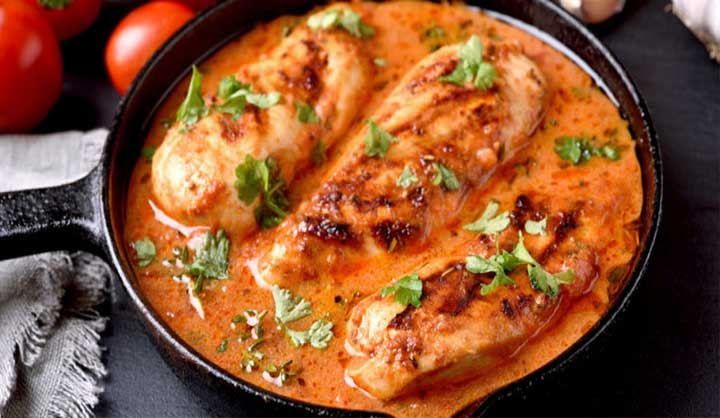 Poulet sauce à la crème et tomates