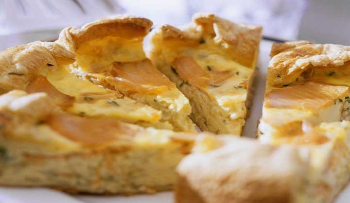 Quiche au saumon fumé et crevettes