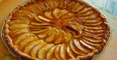 Tarte aux pommes caramélisées au miel à l’ancienne