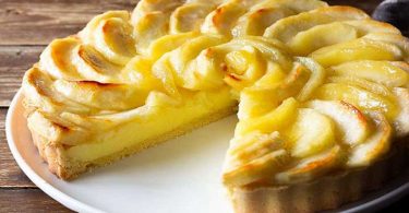 Tarte aux pommes et à la crème pâtissière