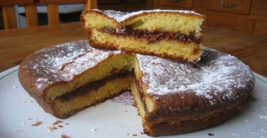 Gâteau au yaourt fourré au chocolat