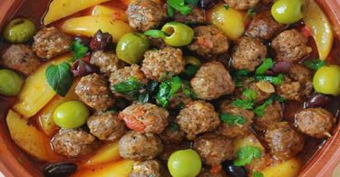 Tajine aux boulettes de viande et Pommes de terre (sauce tomate