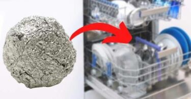 Pourquoi Mettre une Boule de Papier Alu Dans Son Lave-Vaisselle ?