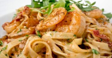 Tagliatelles aux crevettes. Une recette super simple