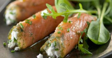 Rouleaux de Saumon Fumé sur Salade