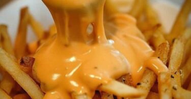 Sauce au fromage pour frites