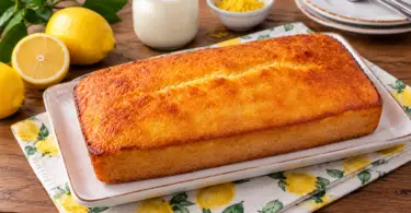 Gâteau au yaourt et au citron, moelleux et facile à préparer