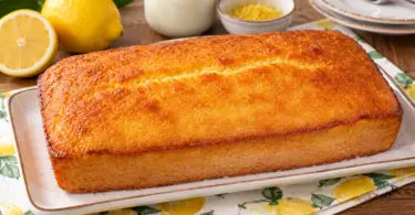 Gâteau au yaourt et au citron, moelleux et facile à préparer